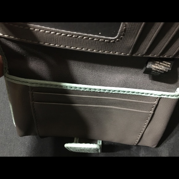 Fossil Wristlet wallet with Phone pocket - Picture 2 of 9